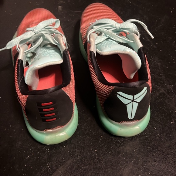 Kobe - Picture 6 of 13